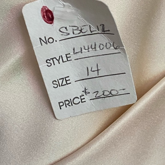 Ivory Strapless Dress - Picture 7 of 7